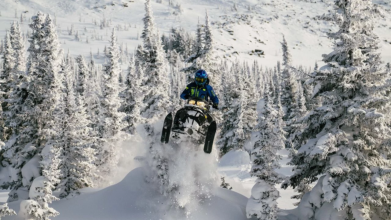 Common snowmobiles problems and how to fix them in the field