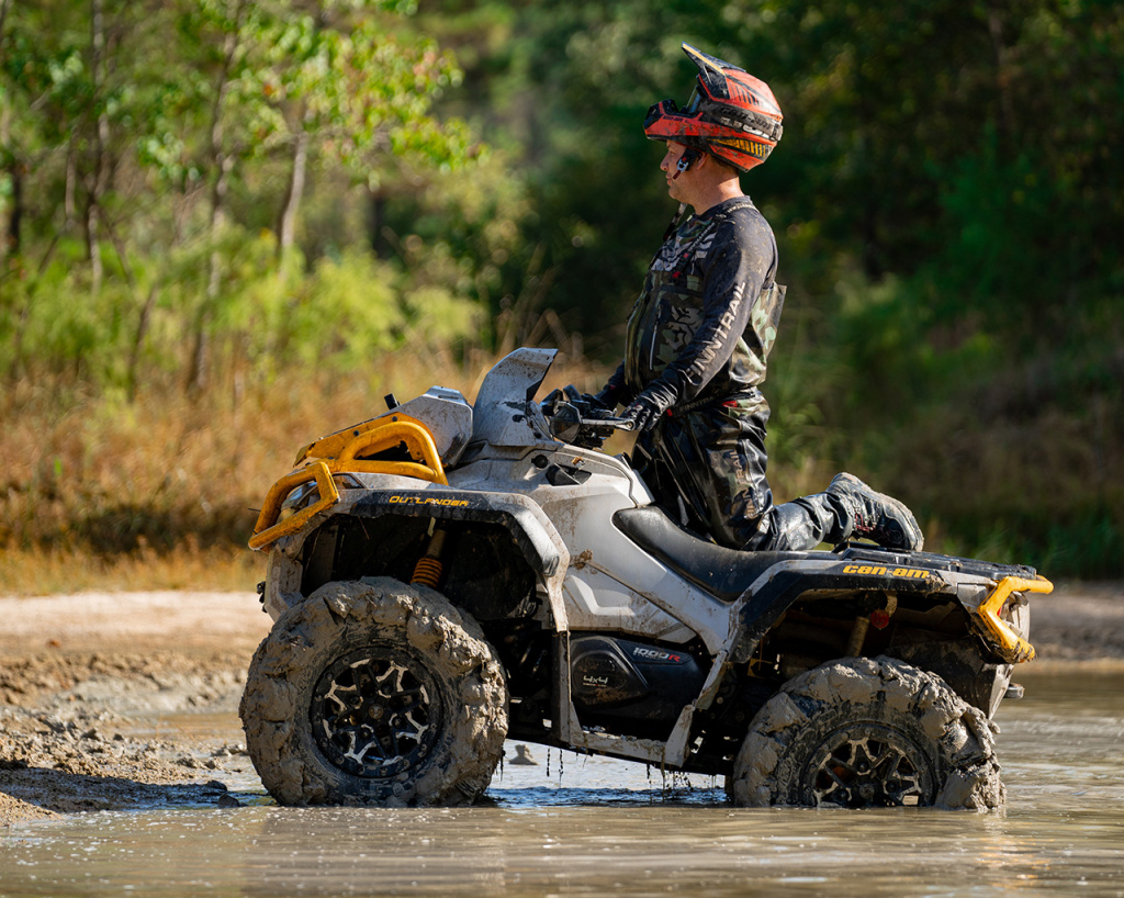 atv with white plastic