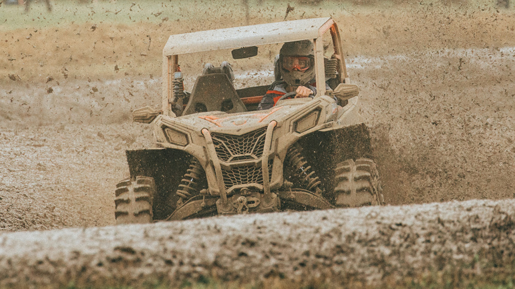 utv mud racing