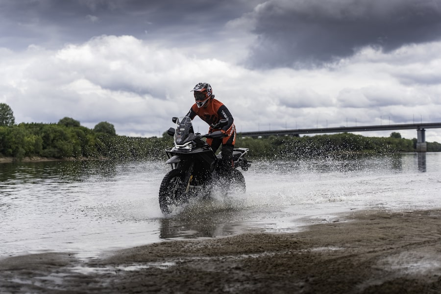 How to Choose the Right Off-Road Suit for Every Season