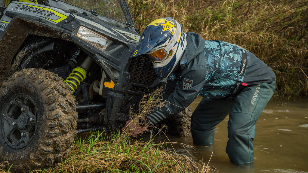 man with winch for polaris rzr