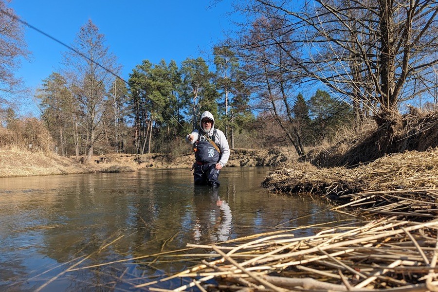 Techniques for Cold-Water Wading: Staying Safe, Warm, and Effective on the Water
