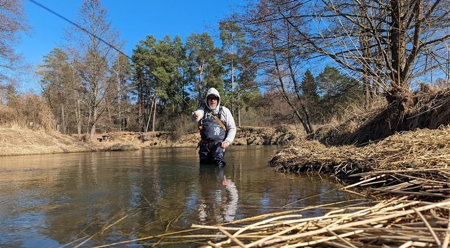Techniques for Cold-Water Wading: Staying Safe, Warm, and Effective on the Water