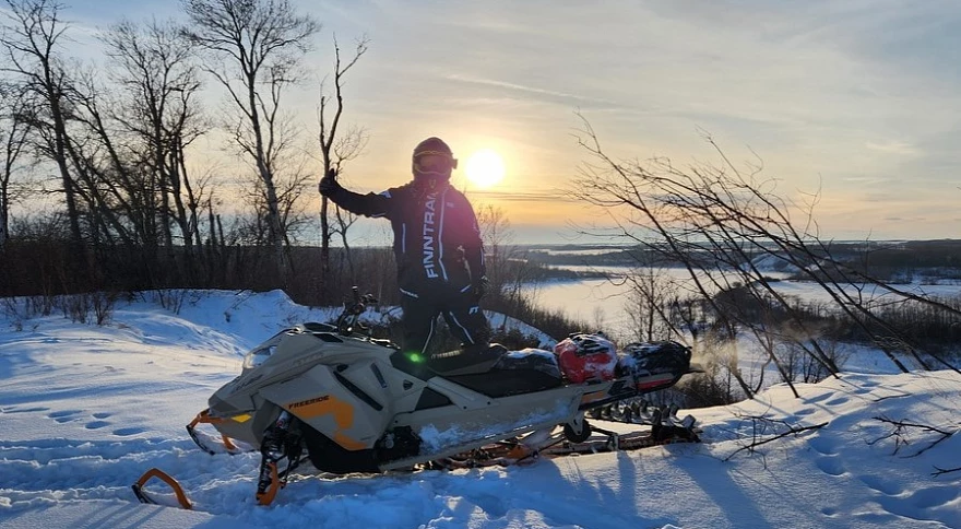 Tipps für Anfänger zum Schneemobilfahren: Sicher bleiben und Spaß haben!