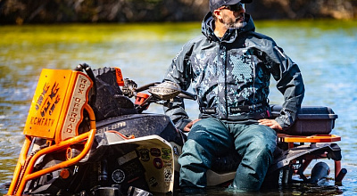Von Schlamm bis zu Starkregen: Die Vorteile wasserdichter ATV-Ausrüstung