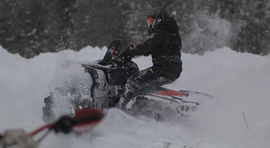 Fahre hart, sei bereit: Unverzichtbare Ausrüstung für extremes Offroad-Fahren