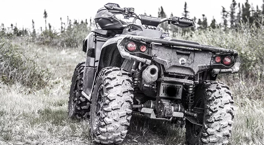 Comment réparer un quad qui émet des bruits de claquement