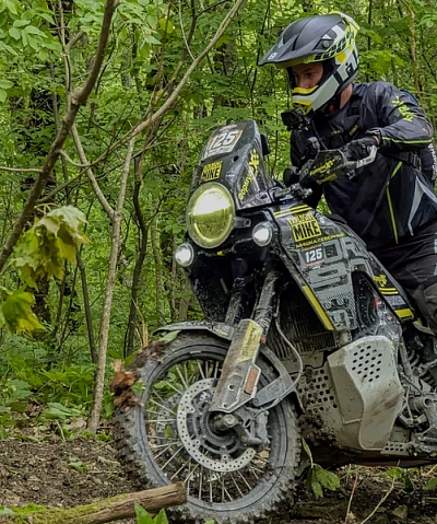 En prendre plein la poussière : votre guide des motos tout-terrain et des quads