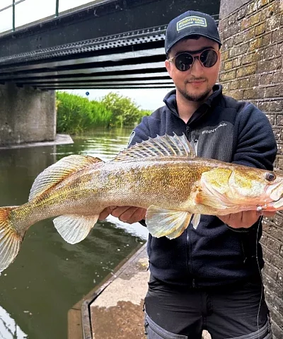Pêche en wading en zone urbaine : Comment trouver de bons spots près de chez vous