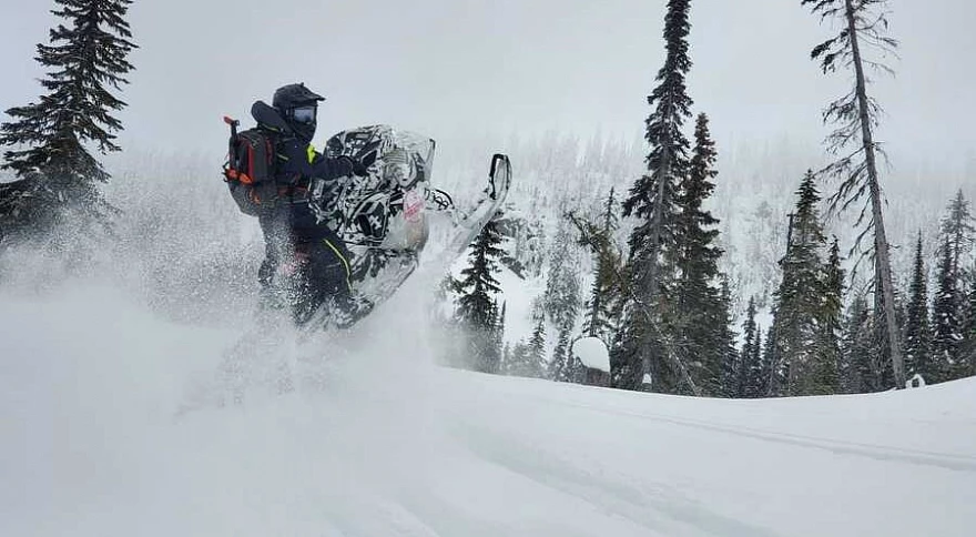 Faut-il un permis de conduire pour piloter une motoneige