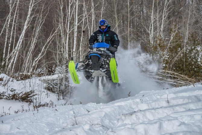 Snowmobile Clothing Layers Explained: Base, Mid, and Outerwear