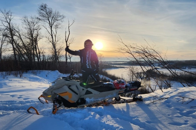 Snowmobiling Tips for Beginners: Stay Safe and Have Fun