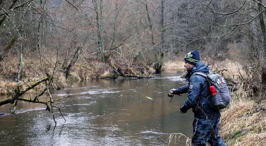 Comment peindre ses leurres de pêche : guide pas-à-pas pour débutants