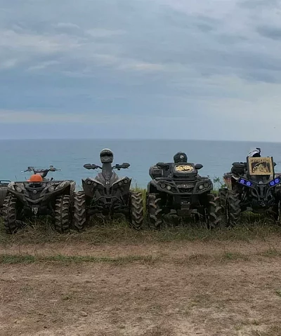 Guides de voyage tout-terrain et destinations : aventures boueuses au Canada