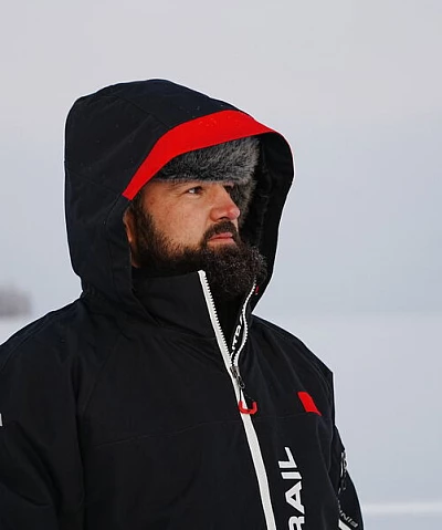 Wie man Erfrierungen beim Eisfischen vorbeugt und behandelt