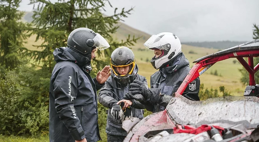 Conquer the Spring Trails: Must-Have Off-Road Gear