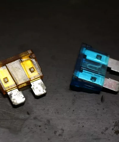 Comment réparer des fusibles grillés sur un quad