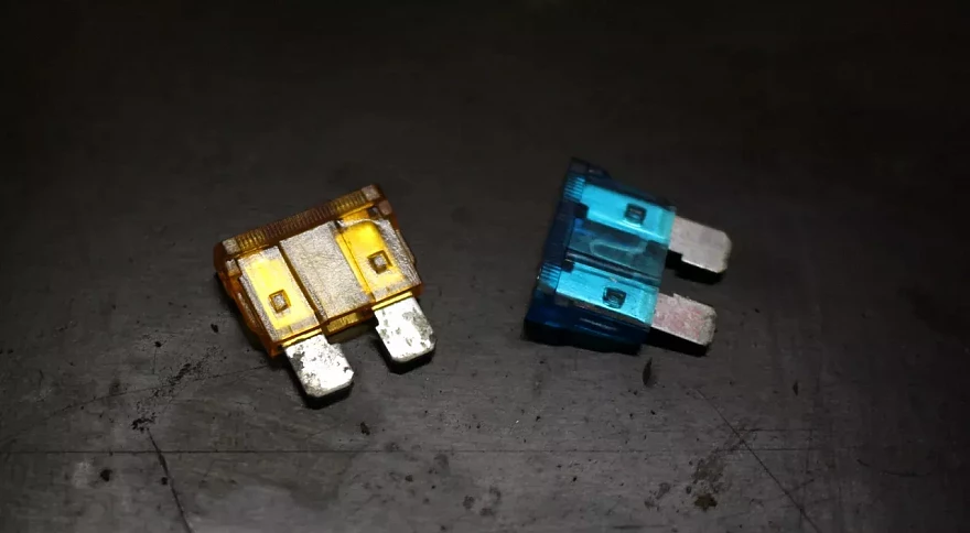 Comment réparer des fusibles grillés sur un quad