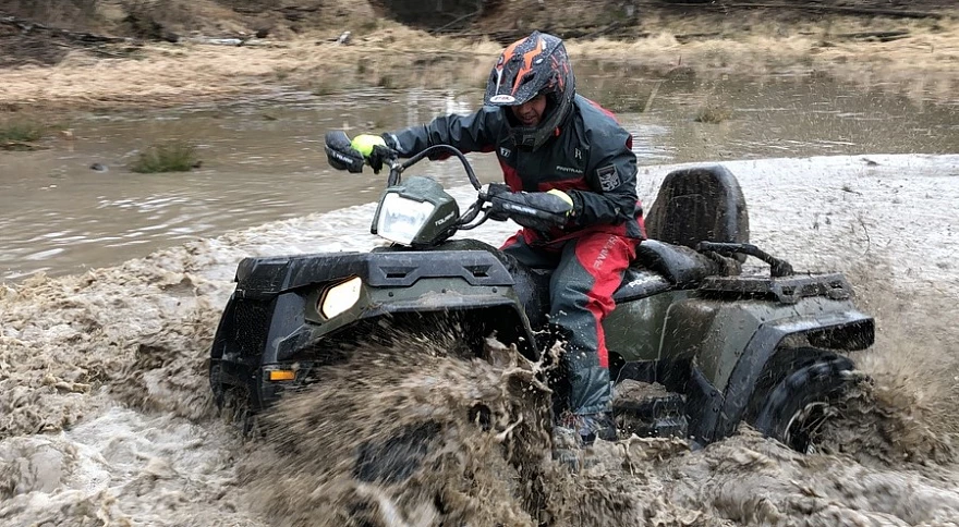 What to Wear Off-Roading in Deep Mud: Head-to-Toe Protection Guide