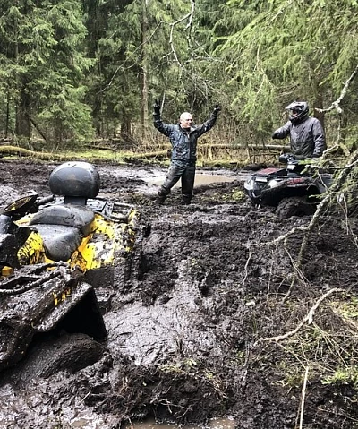ATV vs UTV: So wählen Sie das richtige Geländefahrzeug