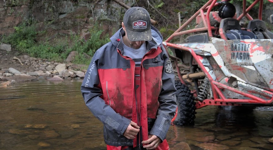 Softshell vs. Hardshell: Which Off-Road Clothing Should You Choose?