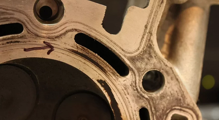 Comment réparer un joint de culasse sur un quad