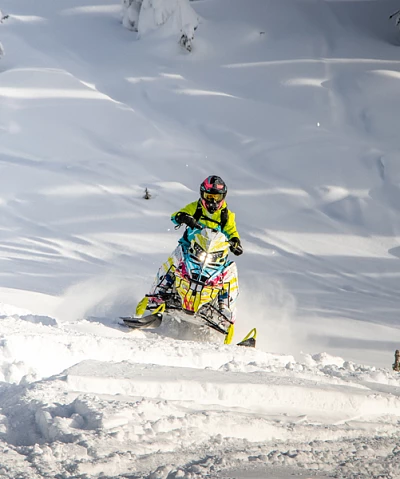 Les motoneiges ultimes pour des aventures sur piste en douceur