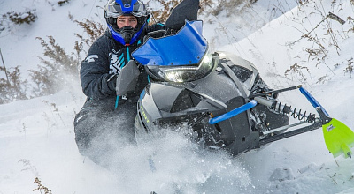 Wie man sich für Offroad-Fahrten bei jedem Wetter richtig kleidet