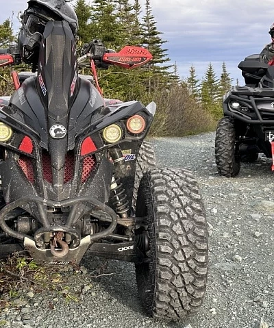 Mit dem ATV auf der Straße unterwegs? Hier erfahren Sie, was Sie wissen müssen.