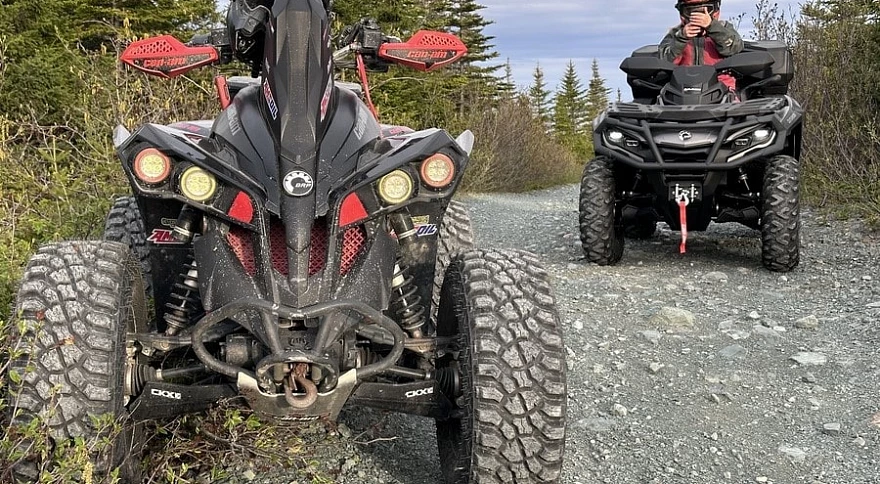 Mit dem ATV auf der Straße unterwegs? Hier erfahren Sie, was Sie wissen müssen.