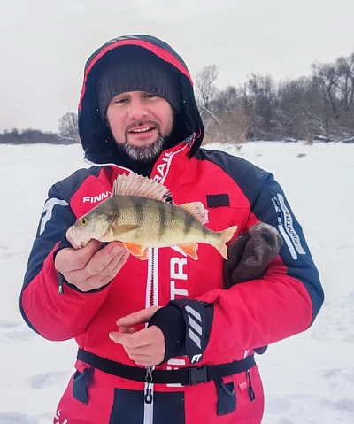 Guide étape par étape pour fabriquer soi-même des tip-ups pour la pêche sur glace