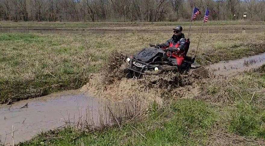 Sicherheitsausrüstung für das Offroad-Fahren: Was Sie nicht vernachlässigen dürfen