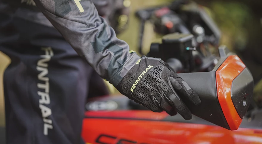 Gants Tout-Terrain 101 : Comment choisir la paire idéale pour chaque saison
