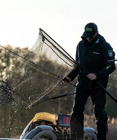 Guide du débutant pour la pêche en bateau : techniques, équipement et conseils de sécurité
